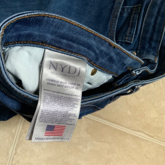 NYDJ Sheri Slim Jeans - Size 6 - Picture 6 of 8